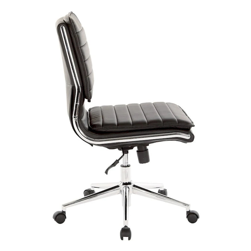 Chaise de bureau sans accoudoirs à dossier mi-hauteur en similicuir avec base pivotante chromée