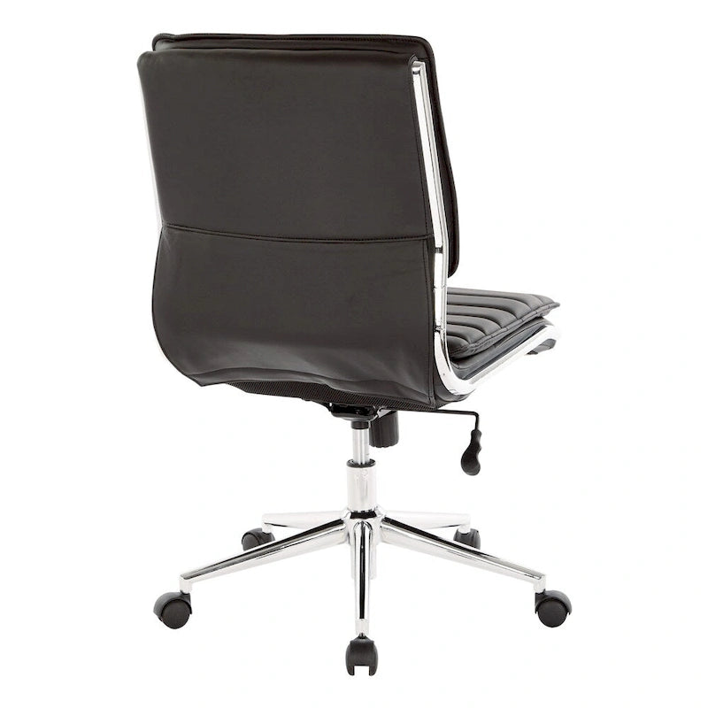 Chaise de bureau sans accoudoirs à dossier mi-hauteur en similicuir avec base pivotante chromée