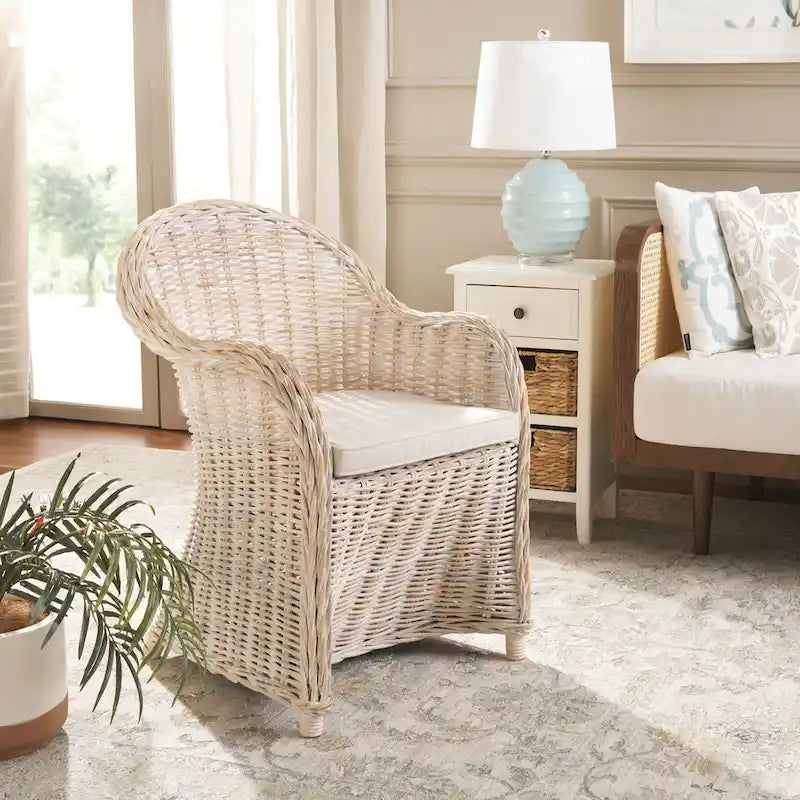 Fauteuil club en rotin naturel Kubu avec coussin, accent tressé jaune