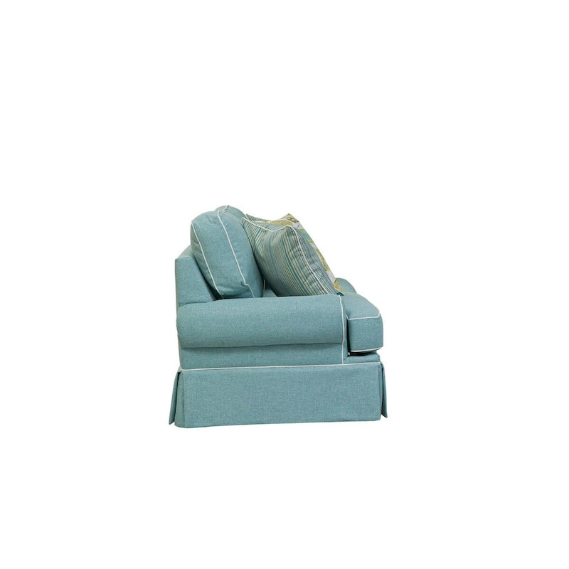 Canapé rond Aqua Blue Coastal avec accoudoirs, jupe sur mesure et oreillers décoratifs