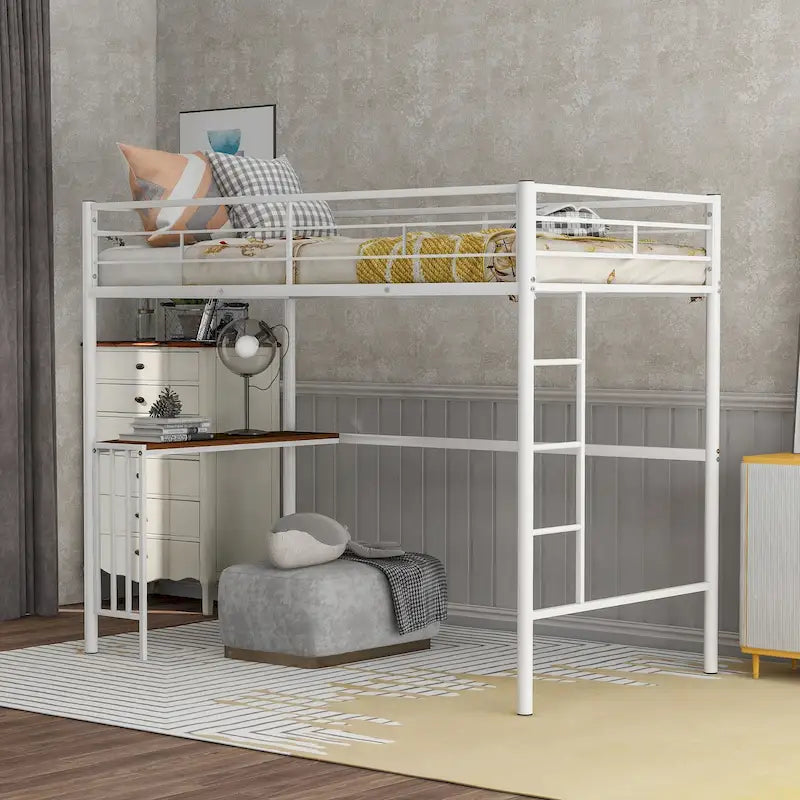 Lit mezzanine double en métal avec bureau intégré, échelle et garde-corps pleine longueur