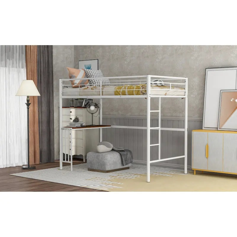 Lit mezzanine double en métal avec bureau intégré, échelle et garde-corps pleine longueur
