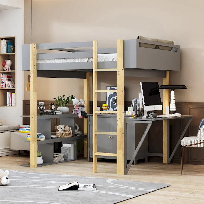 Lit mezzanine gris et blanc en bois avec armoire de rangement, étagères ouvertes et bureau pliable